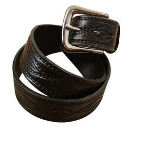 Wrangler men's Western  Black Tooled Leather Belt size 34. silver toned buckle